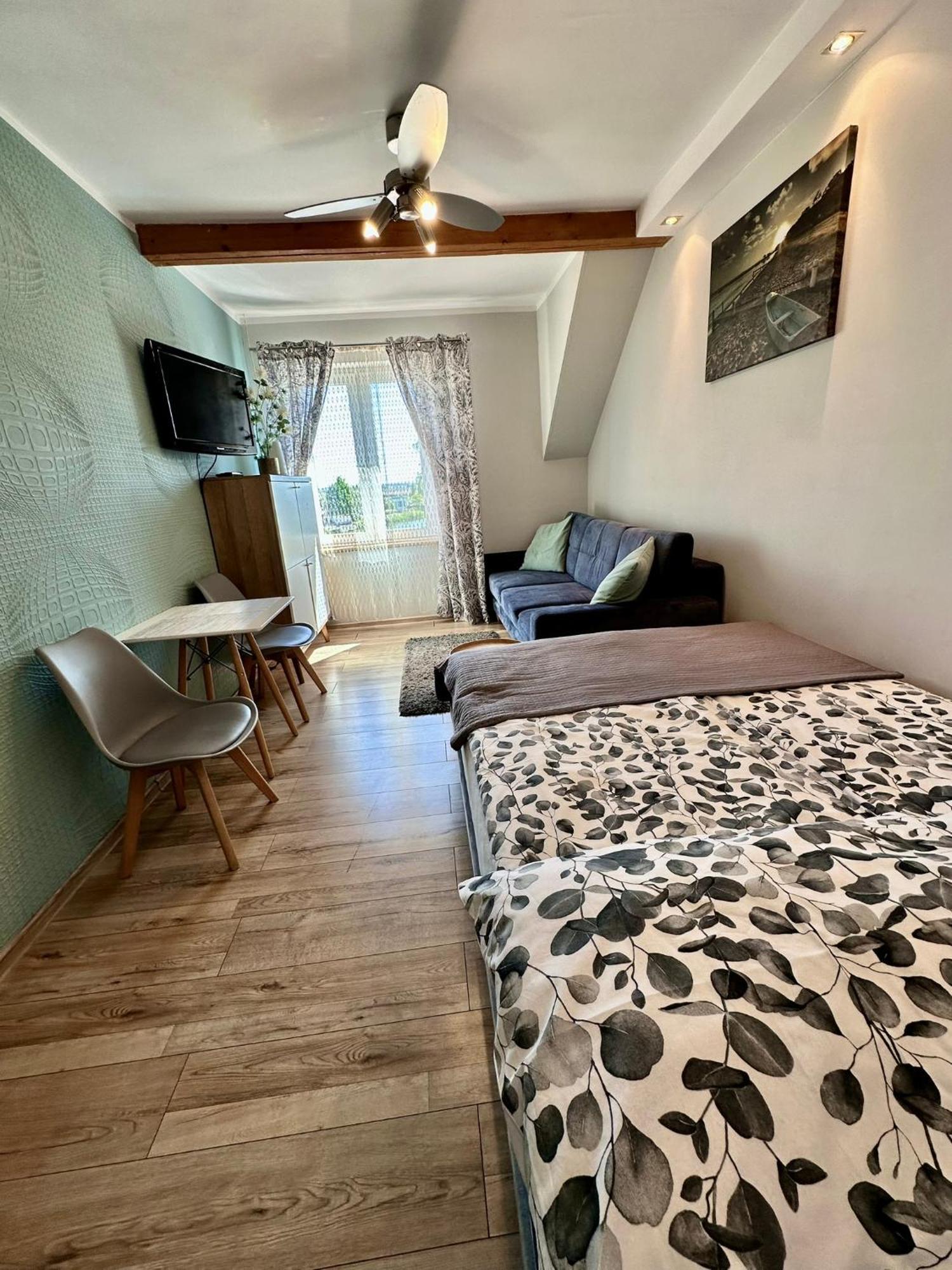 Pod Papugami - Komfortowe Pokoje Z Widokiem Na Rzeke Łeba Extérieur photo