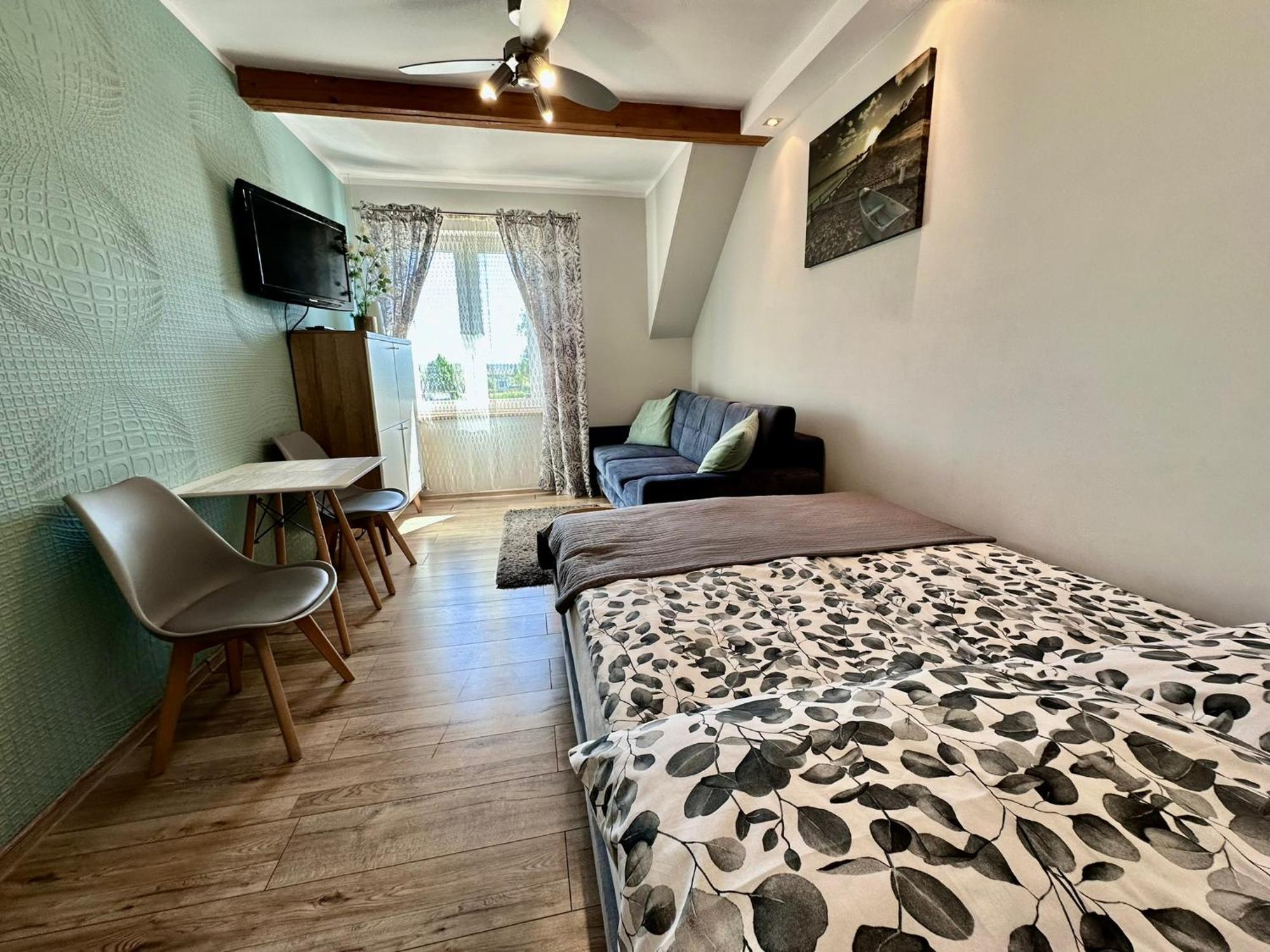 Pod Papugami - Komfortowe Pokoje Z Widokiem Na Rzeke Łeba Extérieur photo